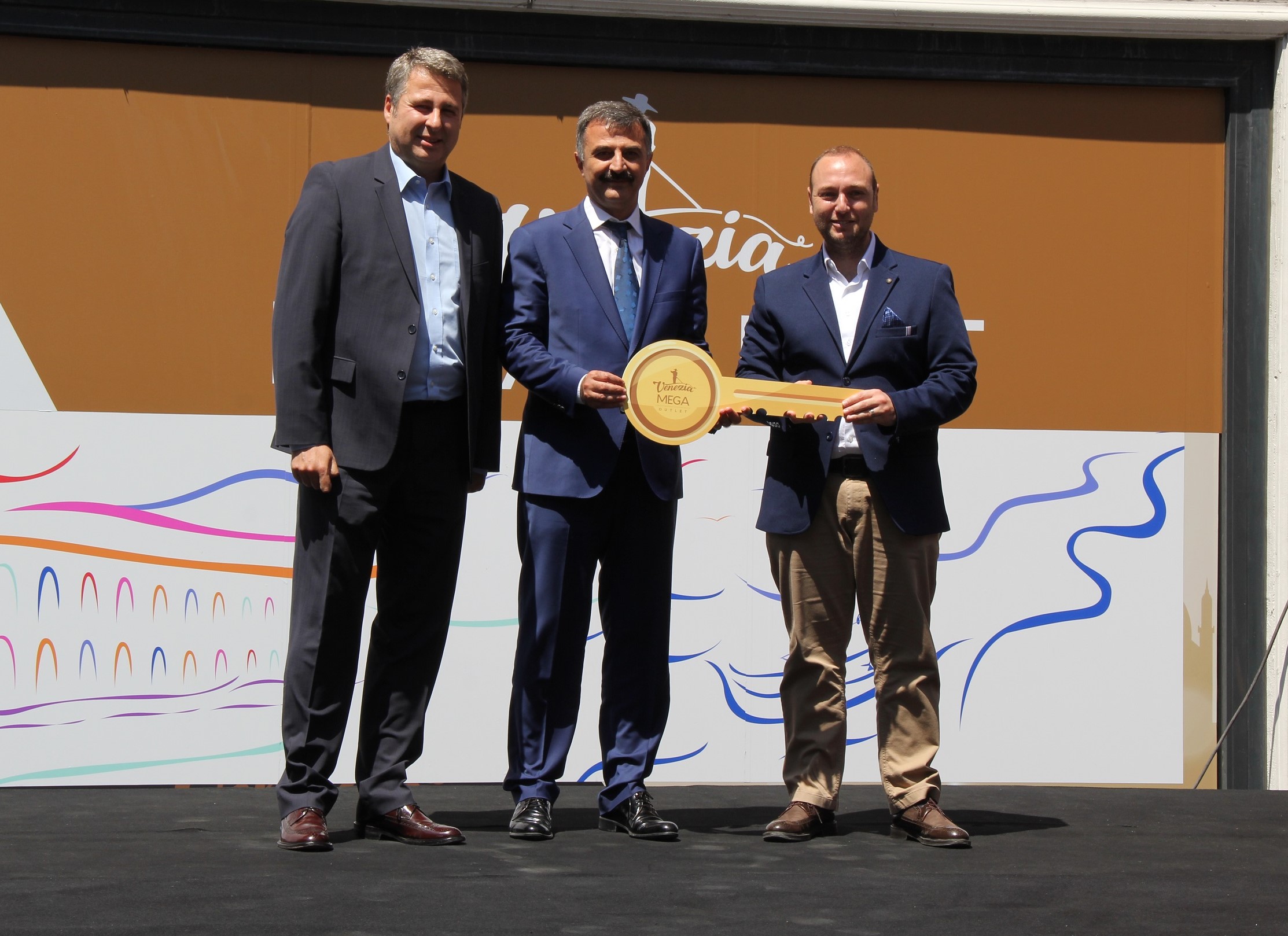 100 TL'ye Rezidans daireyi kaptı!