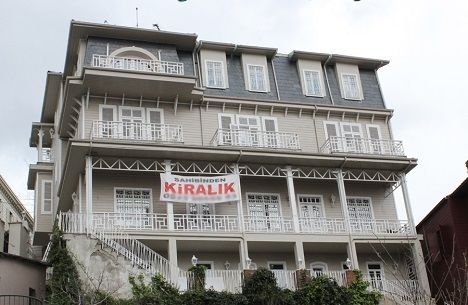 Hülya Avşar'dan kiralık daire!