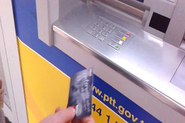 PTT ihtiyaç sahiplerine ödeme yapmaya başlıyor!